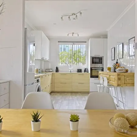 The Lemon Tree By The Sea Holiday home *