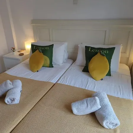The Lemon Tree By The Sea
