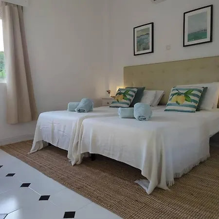 Holiday home The Lemon Tree By The Sea
