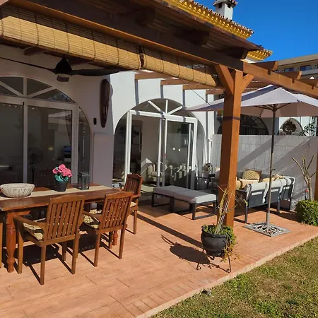 Casa de Férias The Lemon Tree By The Sea